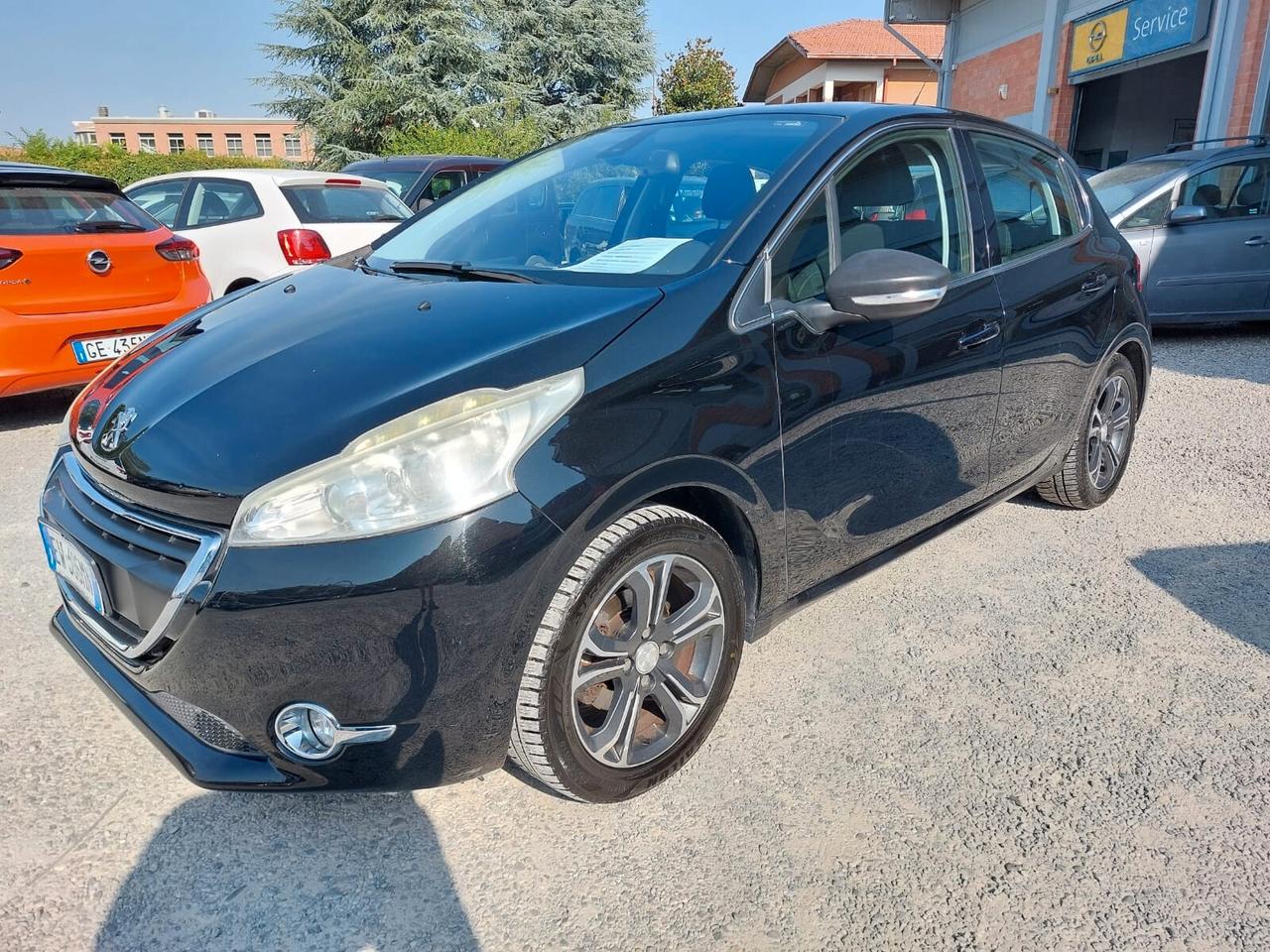 Peugeot 208 PureTech 82 5 porte Allure OK NEOPATENTATI