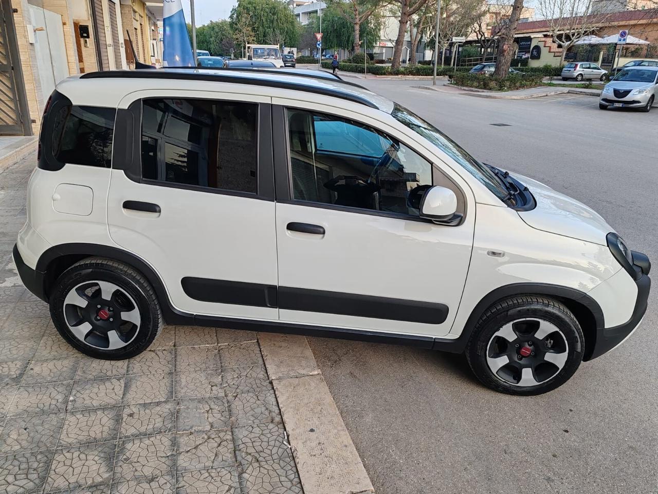 FIAT PANDA 1.0 FIREFLY HYBRID CITY CROSS 2023