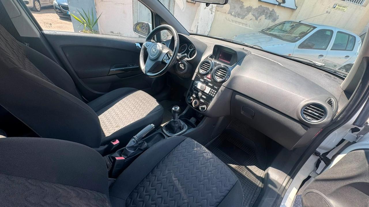 Opel Corsa 1.2 5 porte Sport