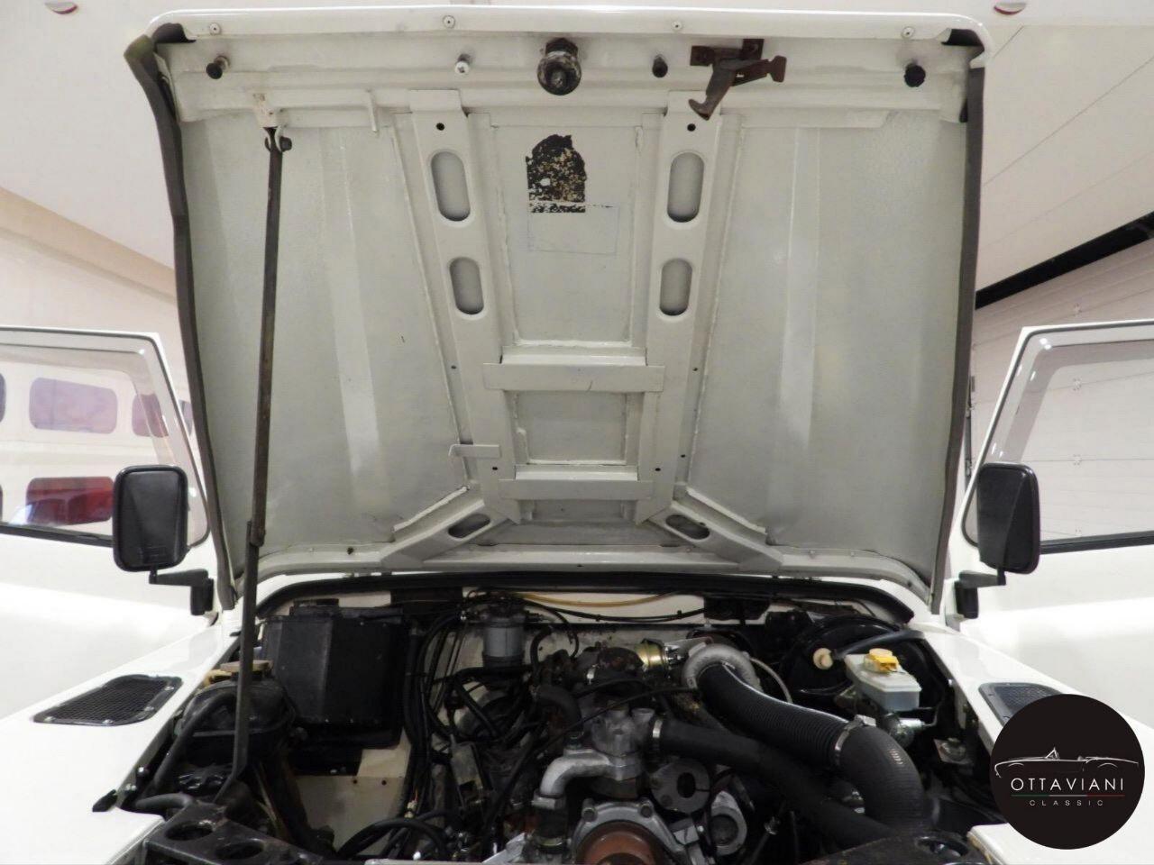 Land Rover Defender 90 turbodiesel Soft-top