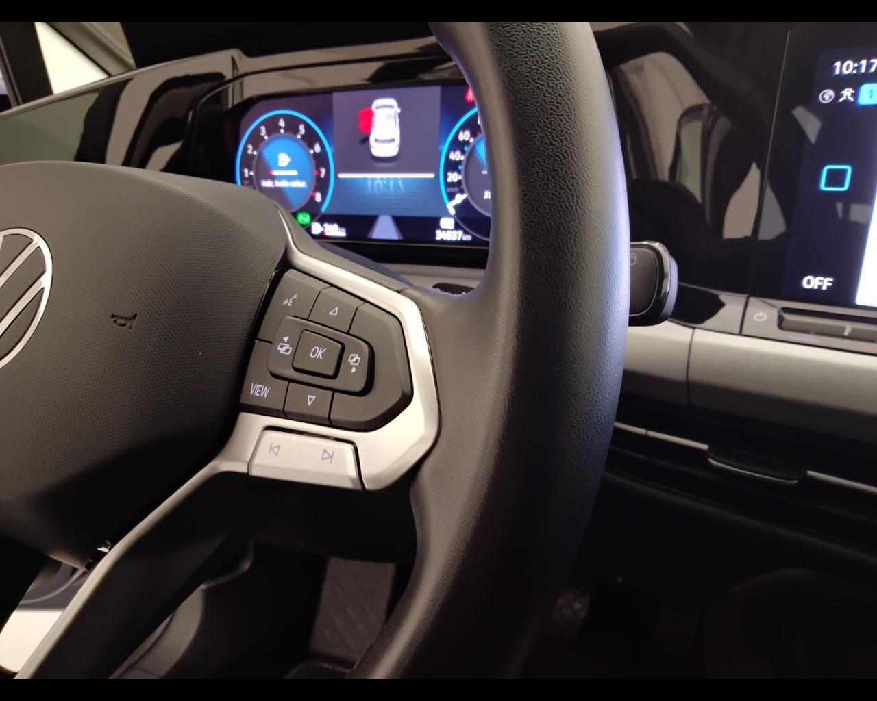 VOLKSWAGEN Golf VIII 2020 - Golf 1.0 etsi evo Life 110cv dsg
