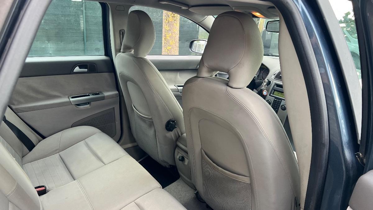 VOLVO - V50 2.0d Summum