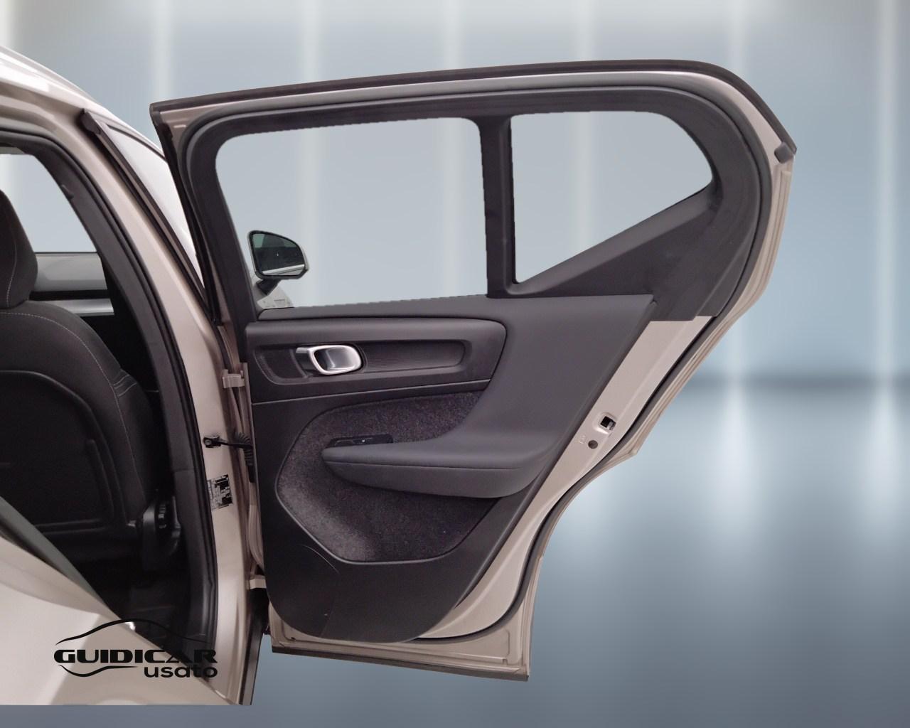 VOLVO XC40 2023 - XC40 1.5 t5 recharge phev Core auto