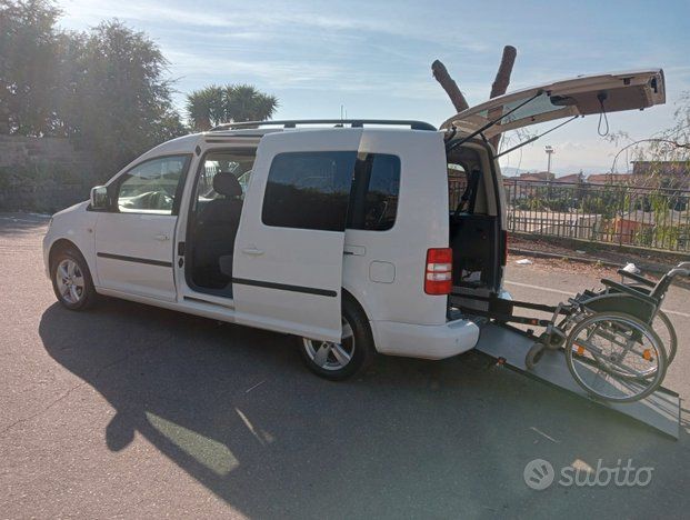 VOLKSWAGEN Caddy ribassato rampa disabili