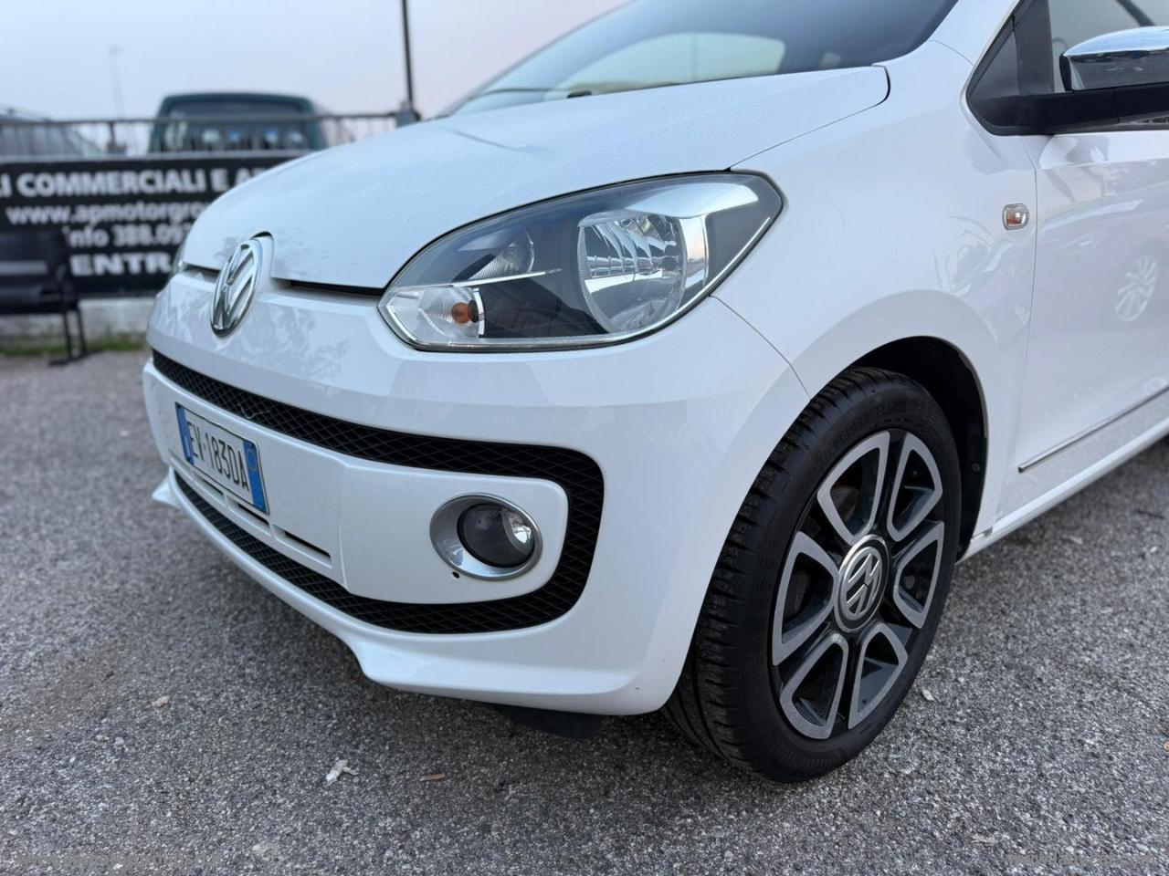 VOLKSWAGEN 1.0 75 CV 5p. high up!