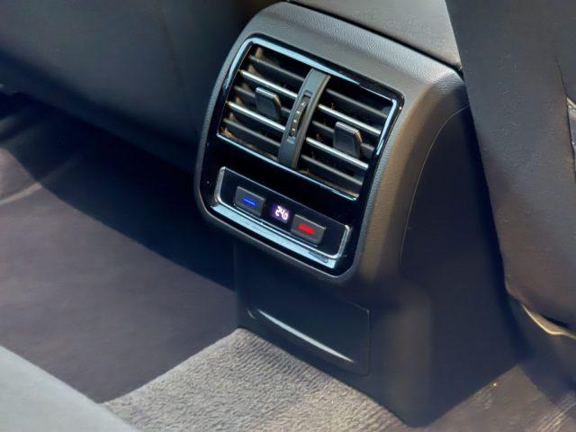 VOLKSWAGEN Passat Variant 1.6 TDI SCR DSG Business BMT HIGHLINE FULL