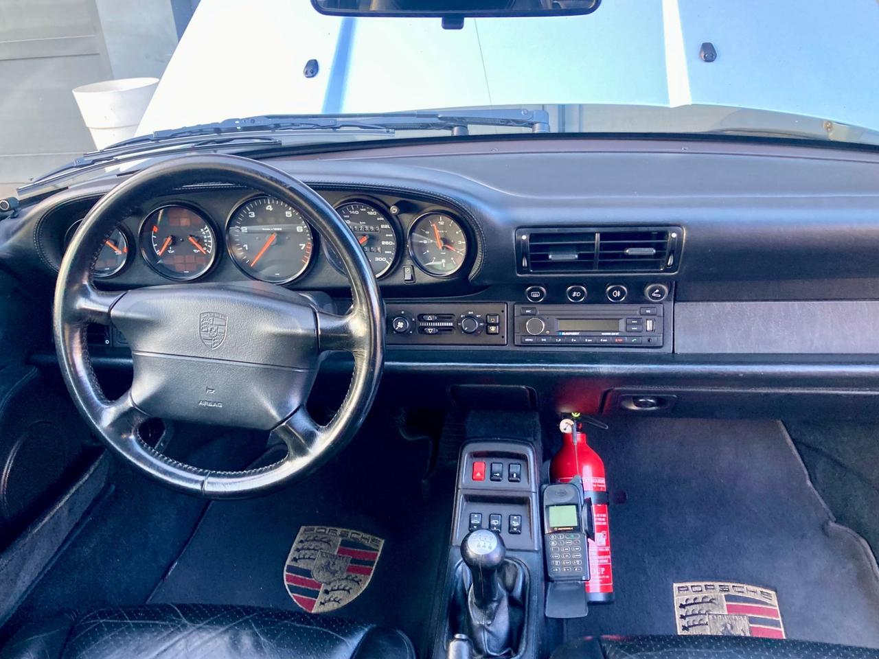 Porsche 911 Carrera 4 - 993