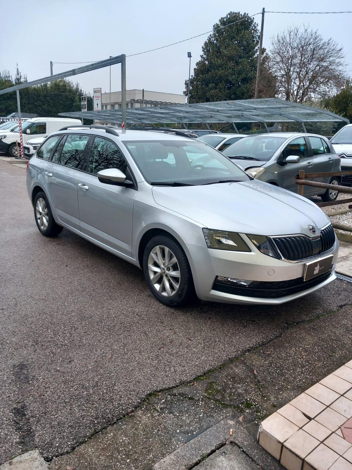 Skoda Octavia 1.6 TDI SCR 115 CV DSG Wagon Style