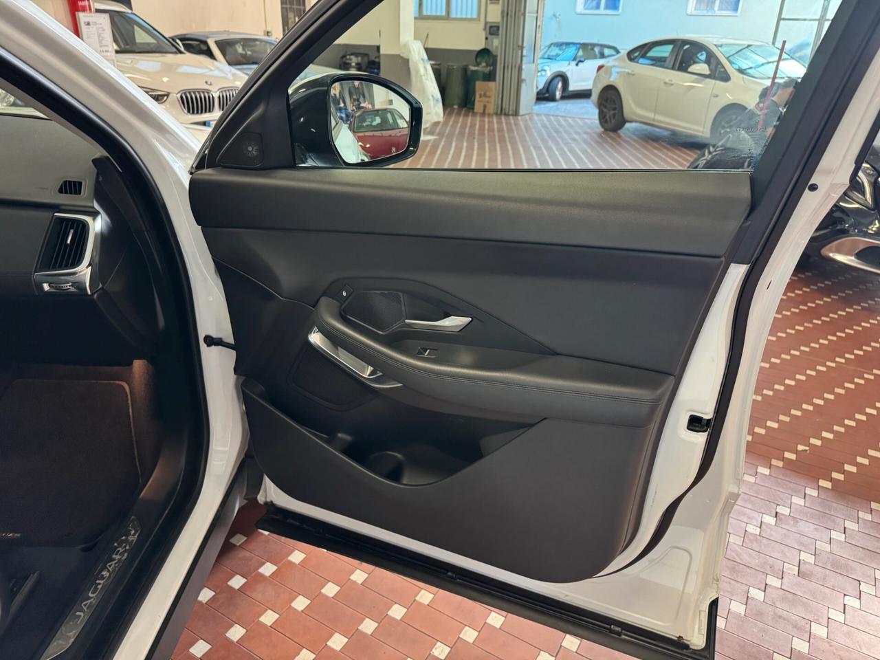 Jaguar E-Pace 2.0D 150 CV AWD aut. R-Dynamic HSE - UNICO PROPRIETARIO