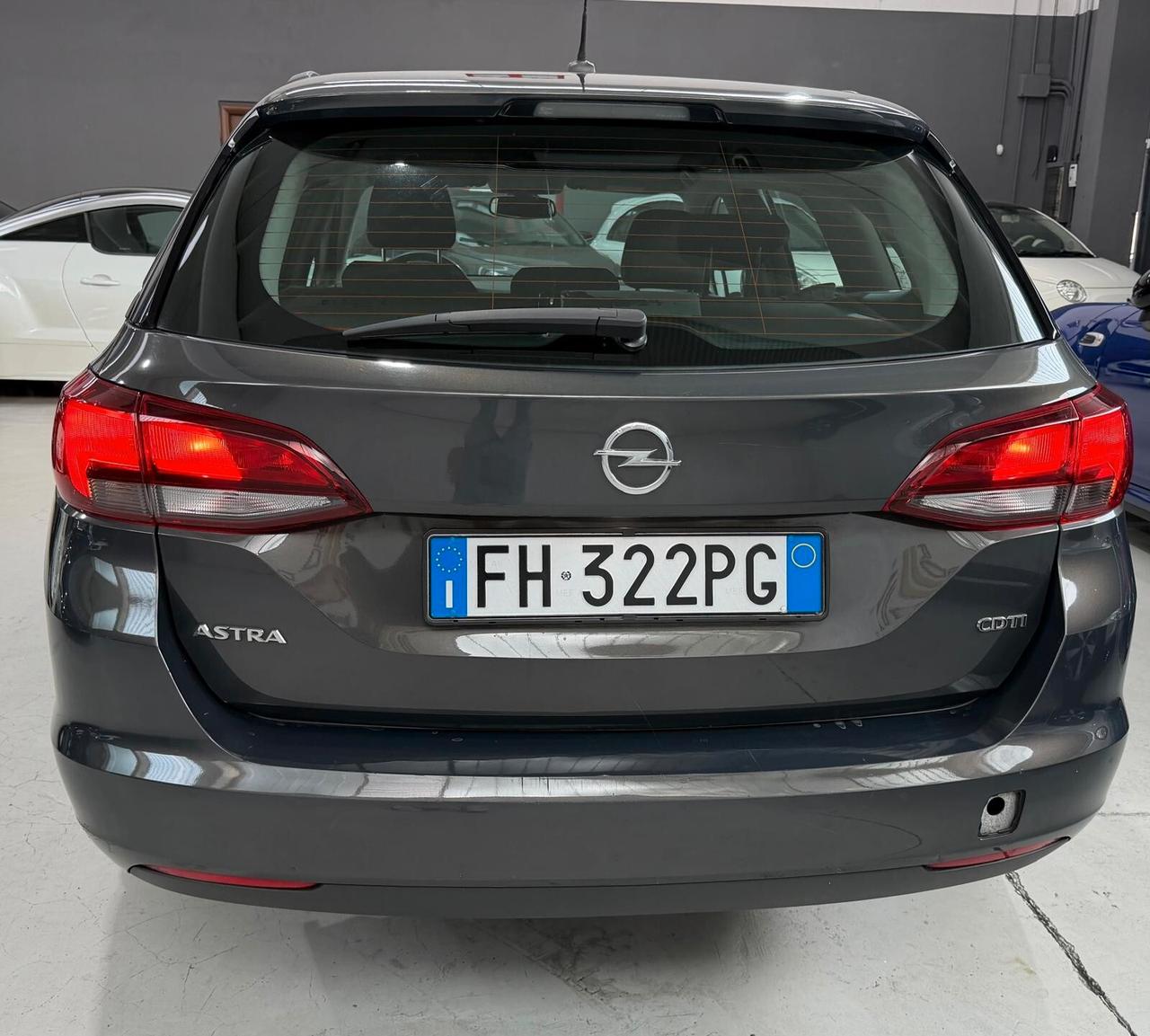 Opel Astra IVA ESPOSTA Neopatentati Cambio Automatico