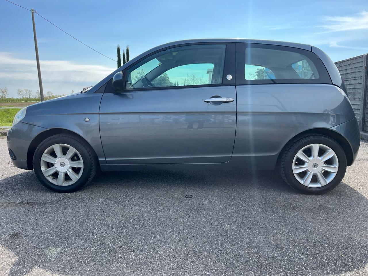 Lancia Ypsilon 1.4 Argento Ecochic GPL