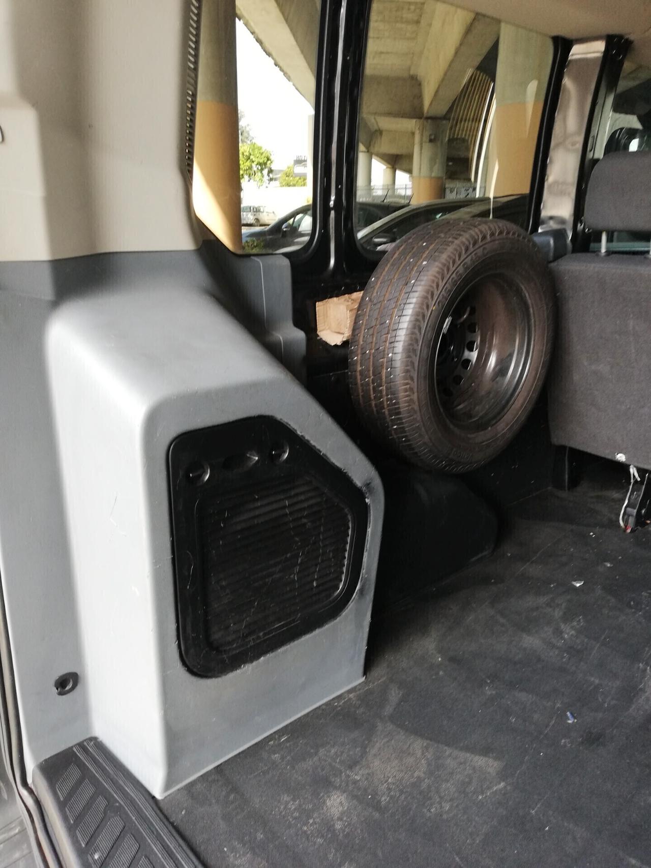 Ford Transit 350 2.0TDCi EcoBlue 130CV PL-TM Combi Titanium