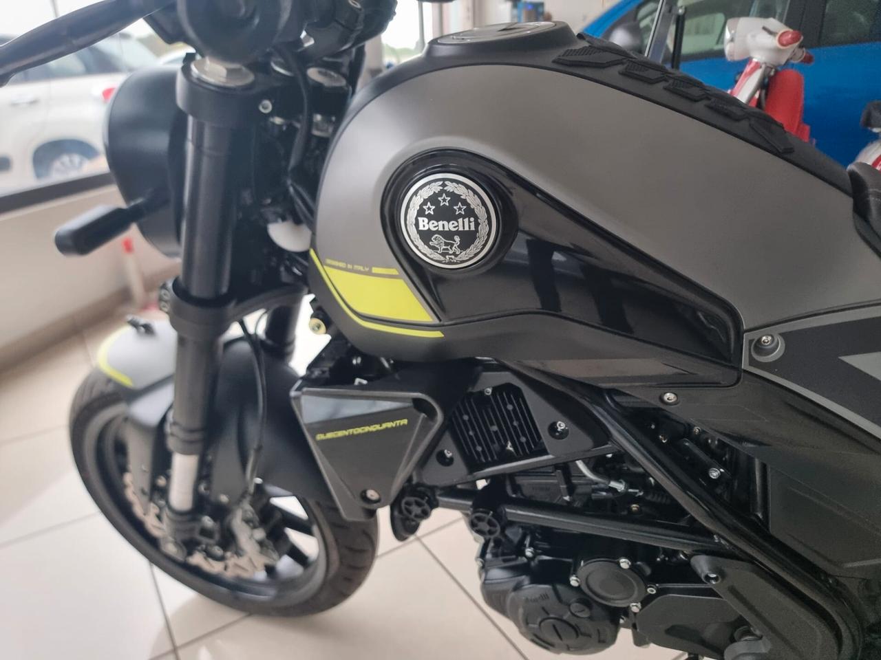 Benelli Leoncino 250 km 3300