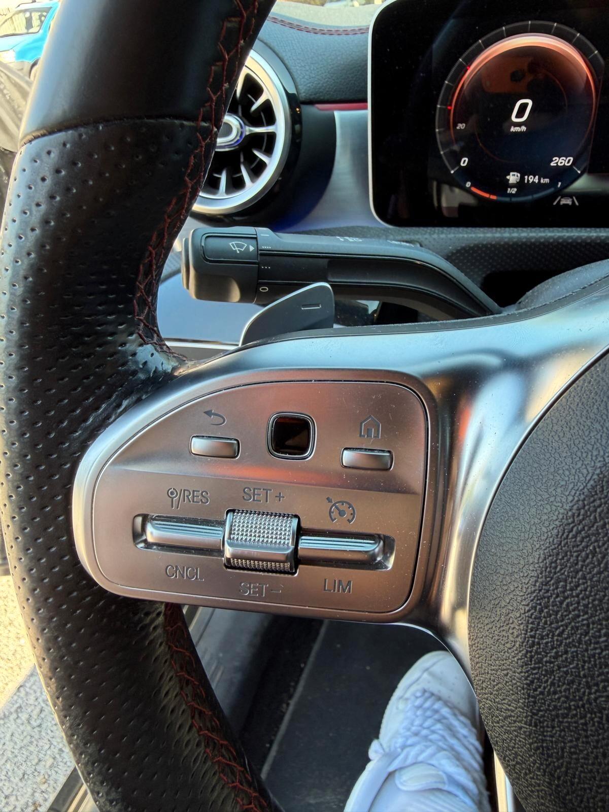 MERCEDES CLA 200D AMG SPORT
