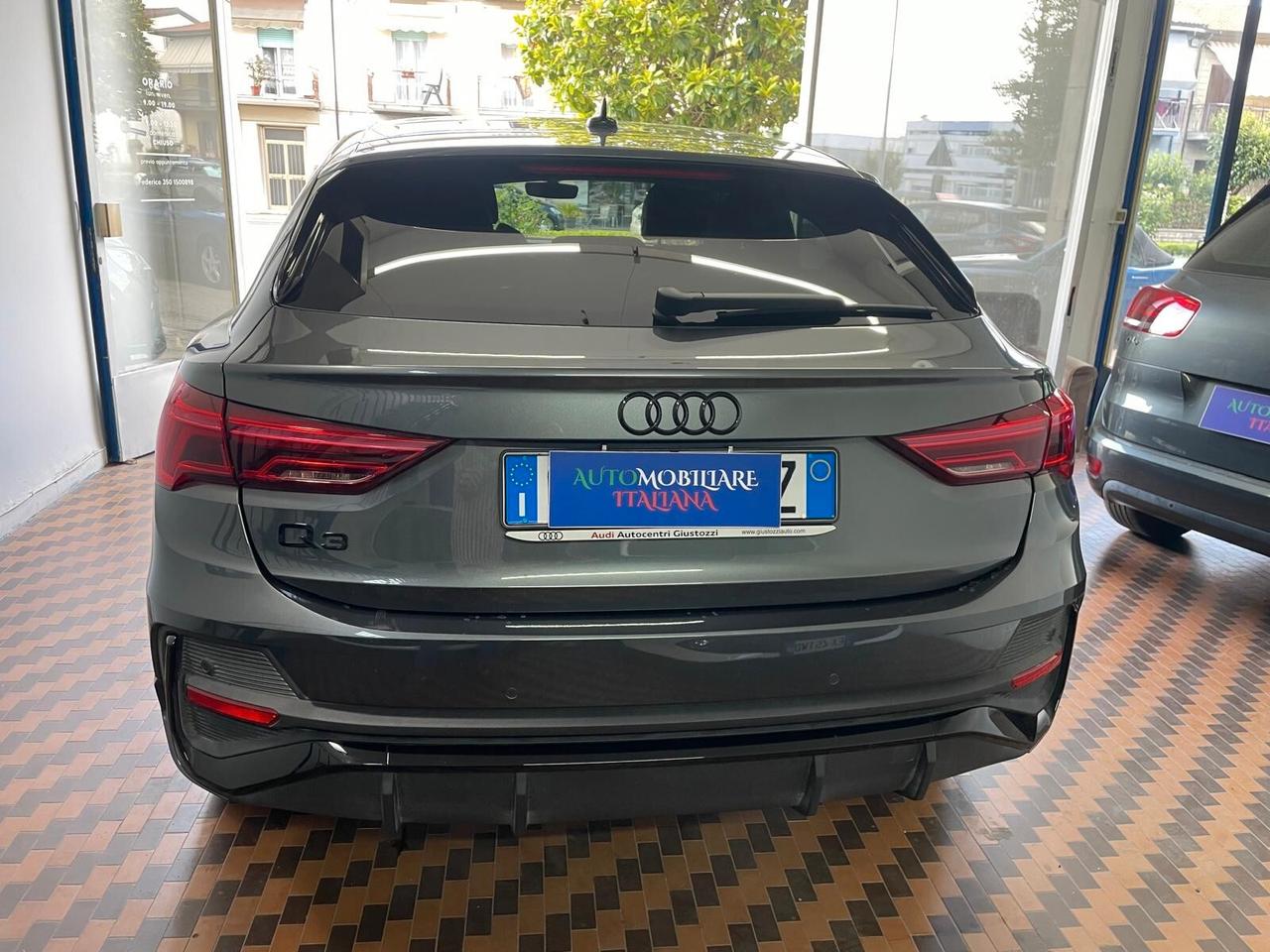 Audi Q3 TDI S tronic Identity Black