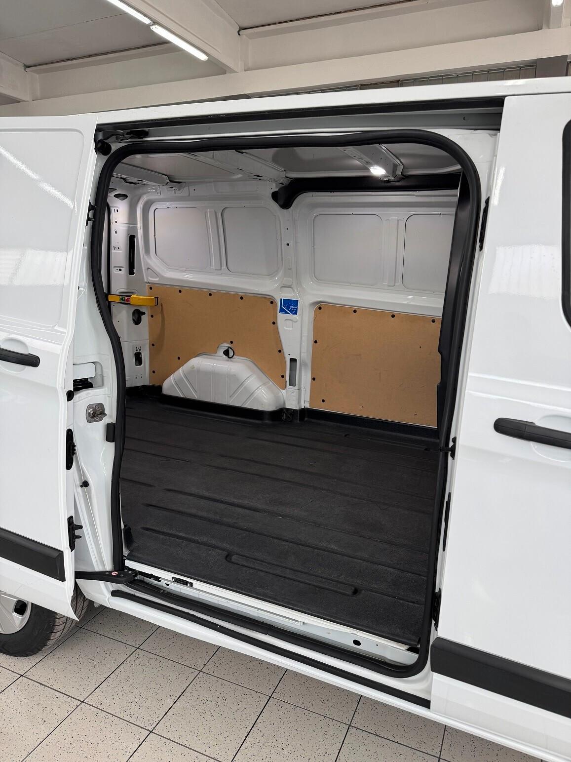 Custom 2.0td 130cv GOMMATO TAGLIANDATO CERTIFICATO