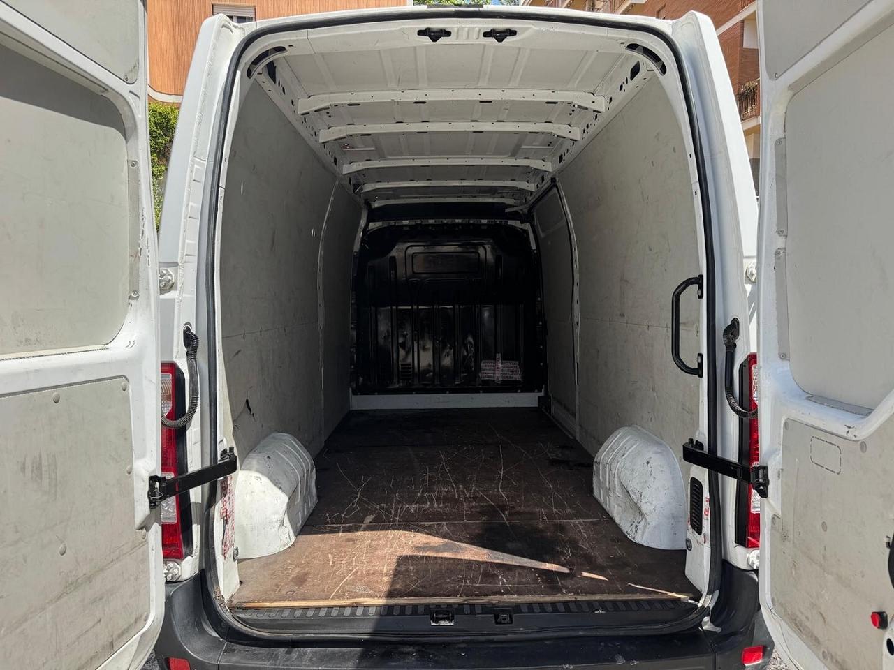 RENAULT Master T35 2.3 dCi 135CV L3H2