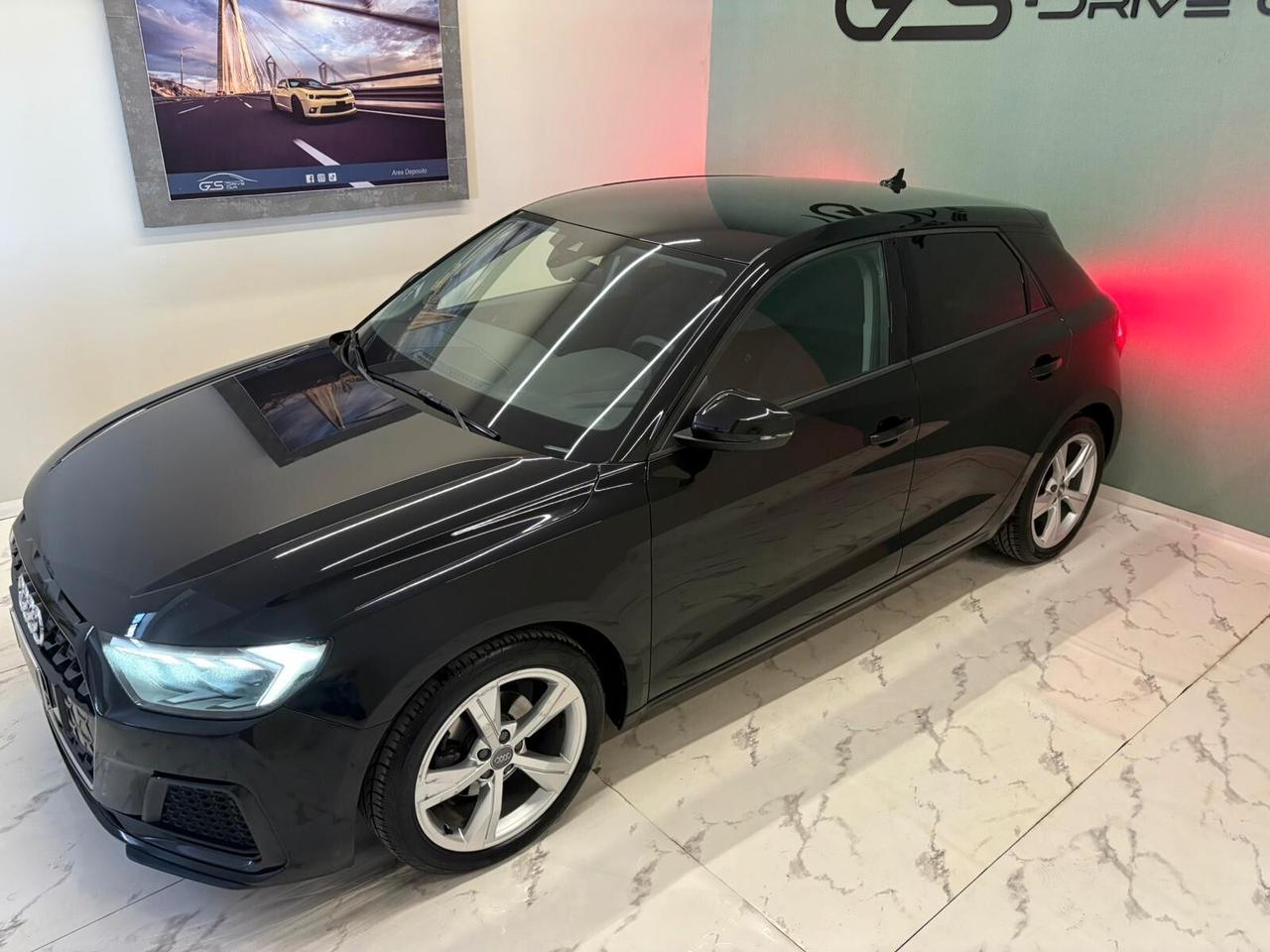 Audi A1 Sportback 30 1.0 TFSI 116cv IDENTITY BLACK