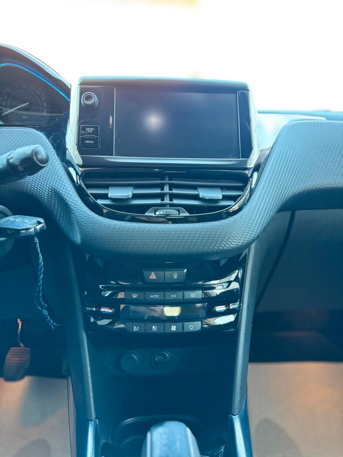Peugeot 2008 1.6 e-HDi 92 CV