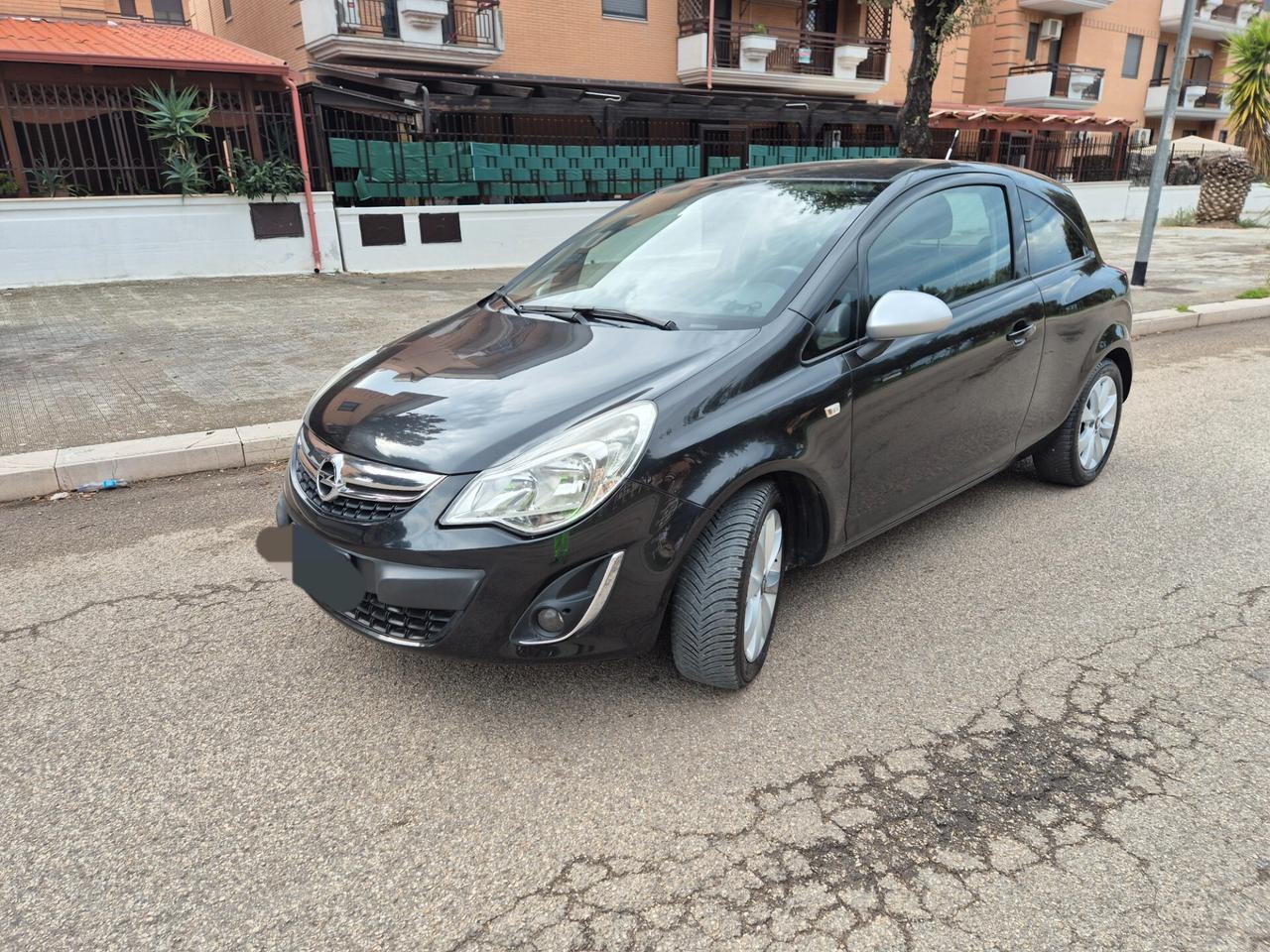 Opel Corsa 1.2 85CV gpl 3 porte anno 2013