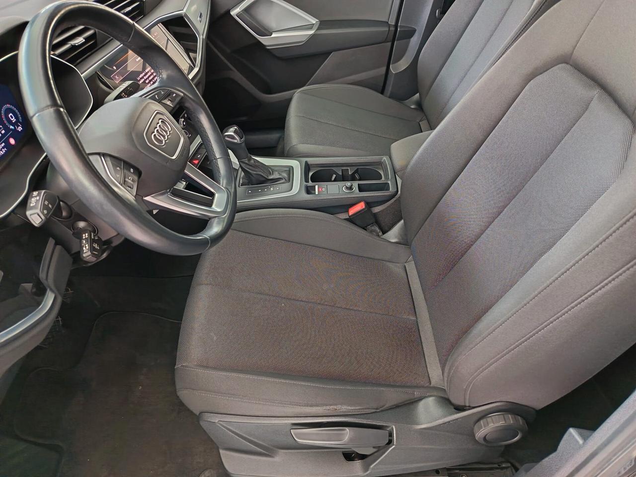 Audi Q3 SPB 45 TFSI e S tronic Business Plus