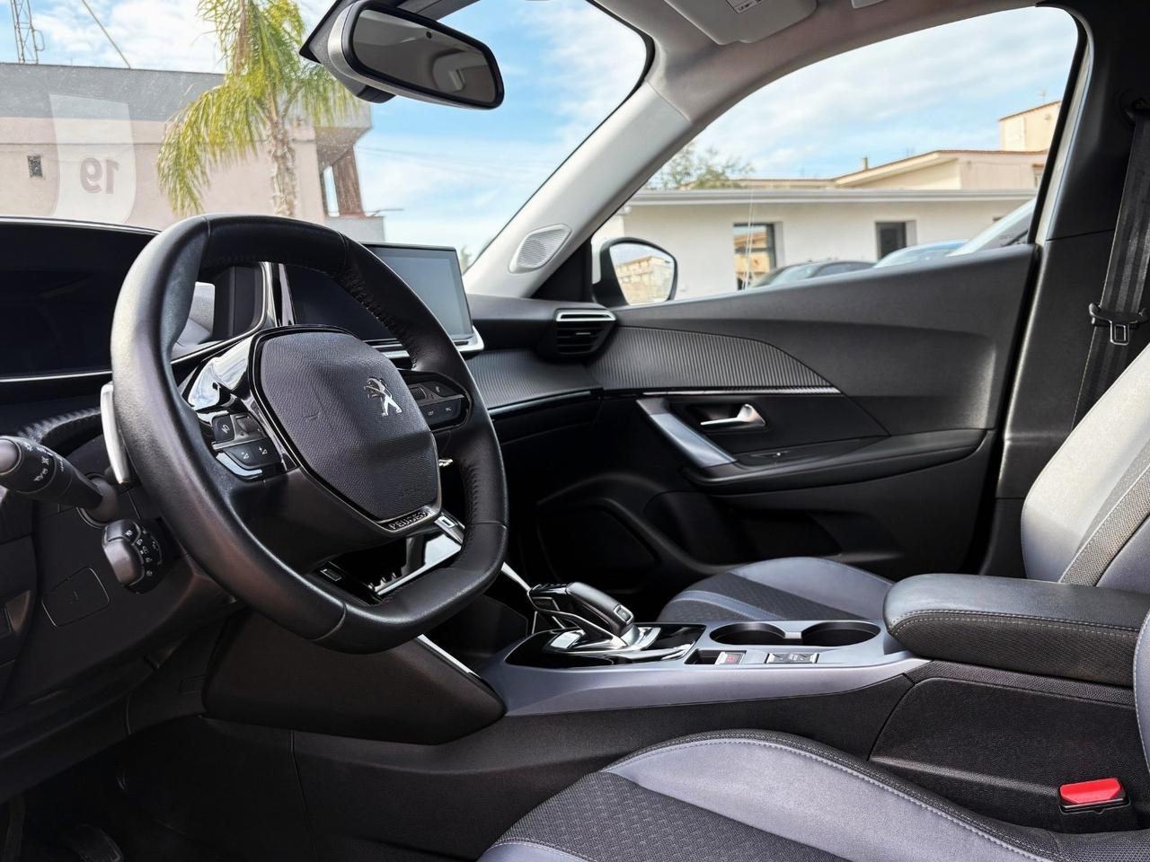 Peugeot 2008 BlueHDi 130 S&S EAT8 Allure