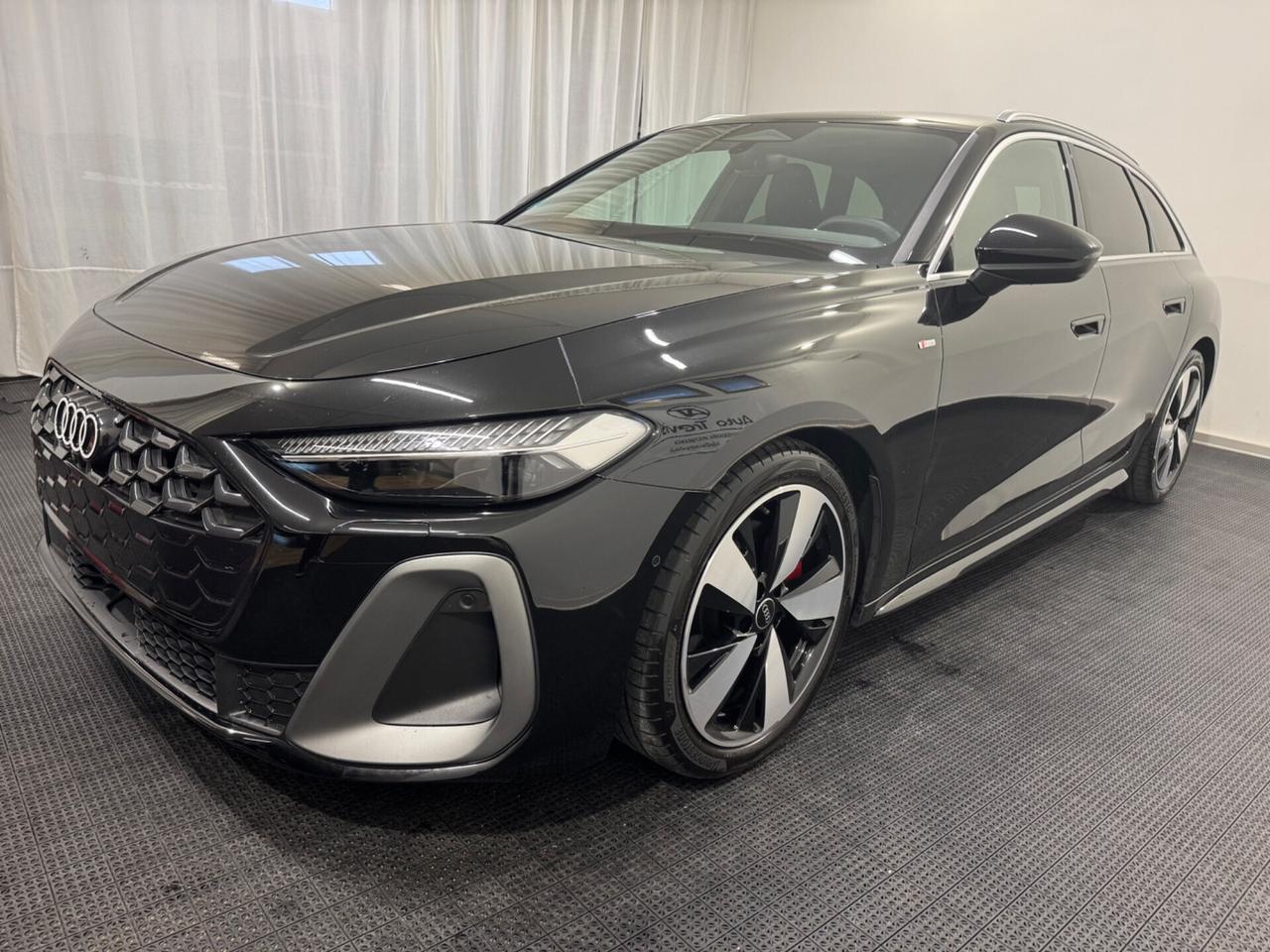 Audi A5 Avant TDI 150 kW mHEV+ S tronic quattro Line edition FULL!!