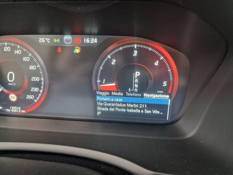 Volvo XC90 D5 AWD Geartronic 7 posti Momentum Euro 6 D-Temp