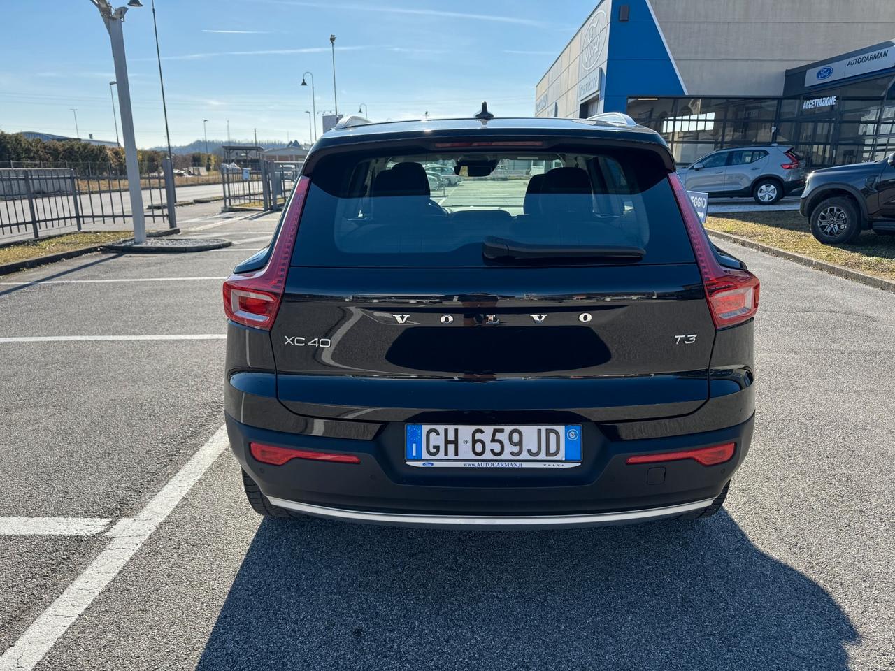 Volvo XC40 T3 Automatica Momentum Pro