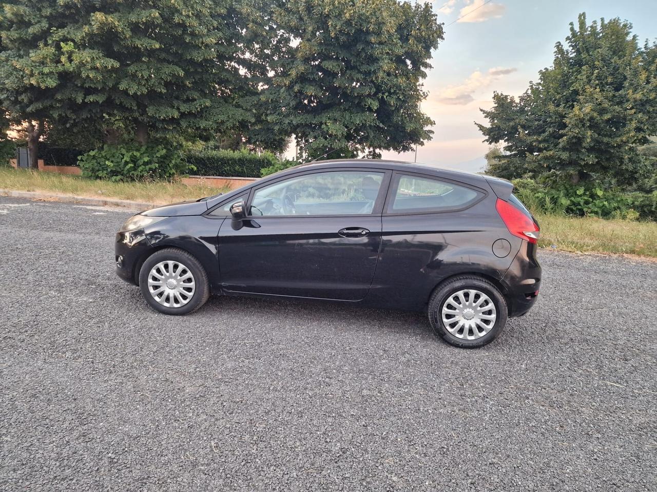 Ford Fiesta 1.4 TDCi 70CV 3 porte Titanium