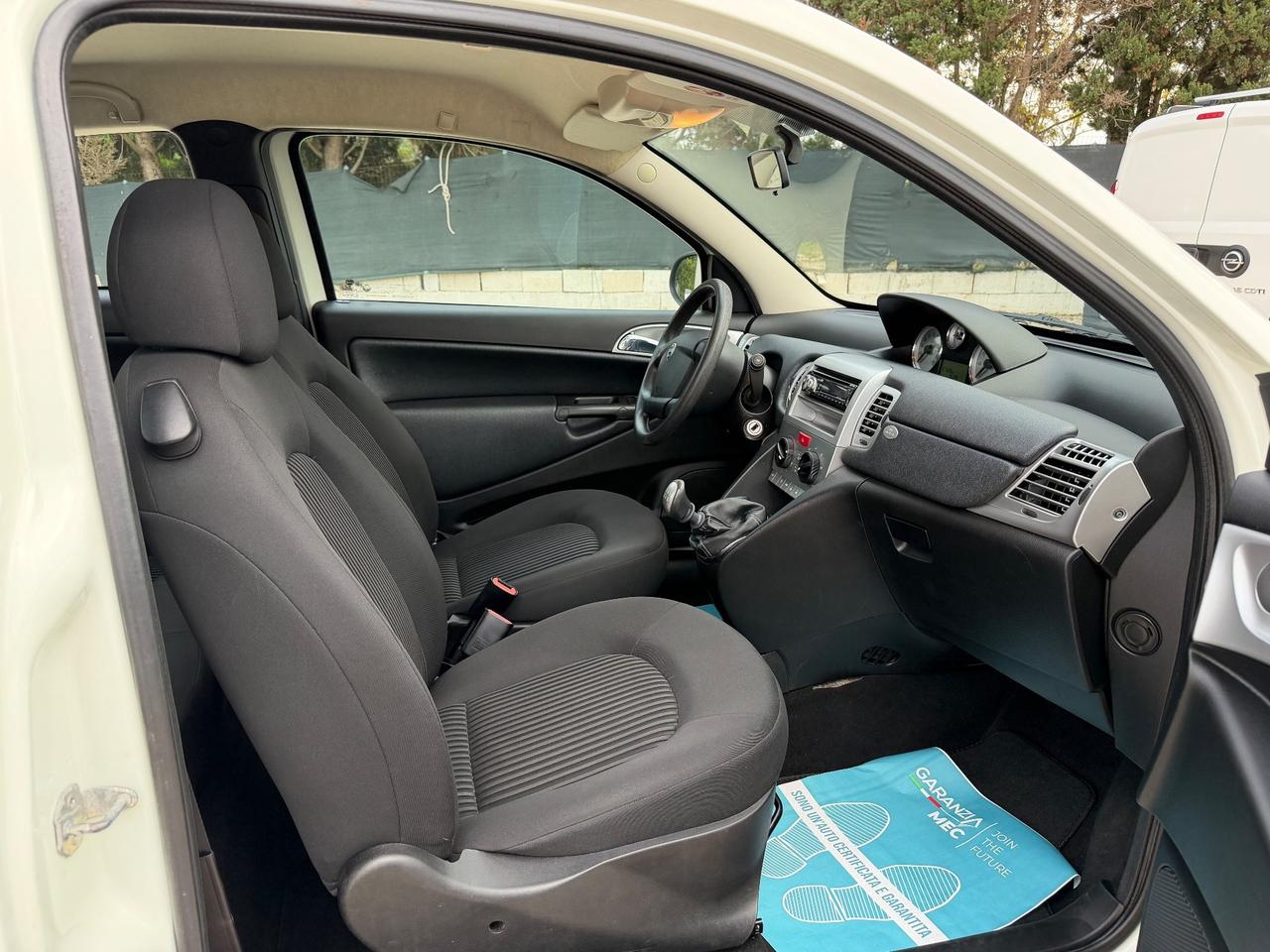 Lancia Ypsilon 1.2 69 CV Argento