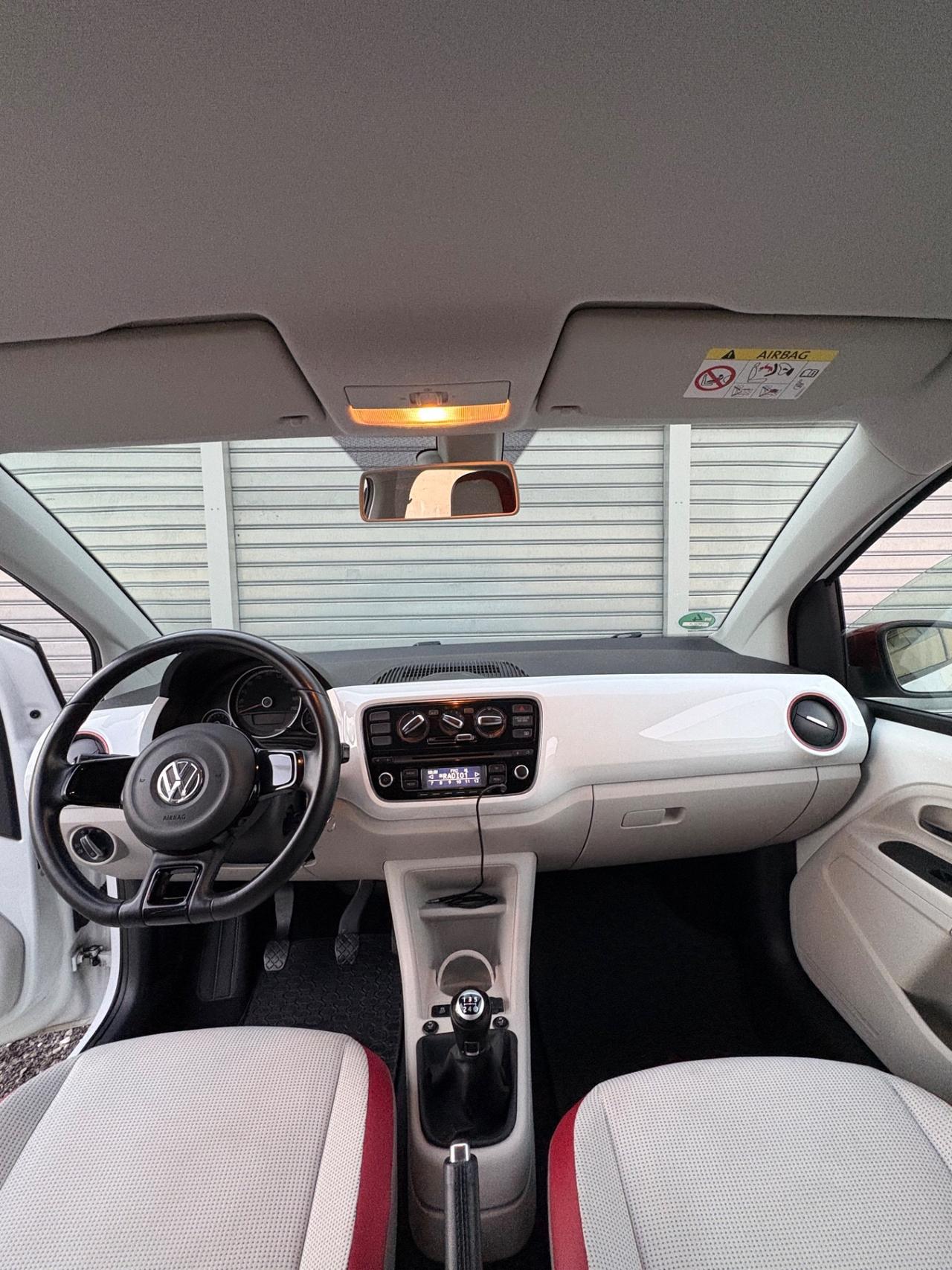 Volkswagen up! versione colour up!