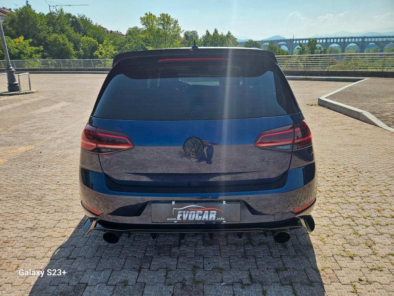 Volkswagen Golf 1.5 TSI ACT 5p. R line