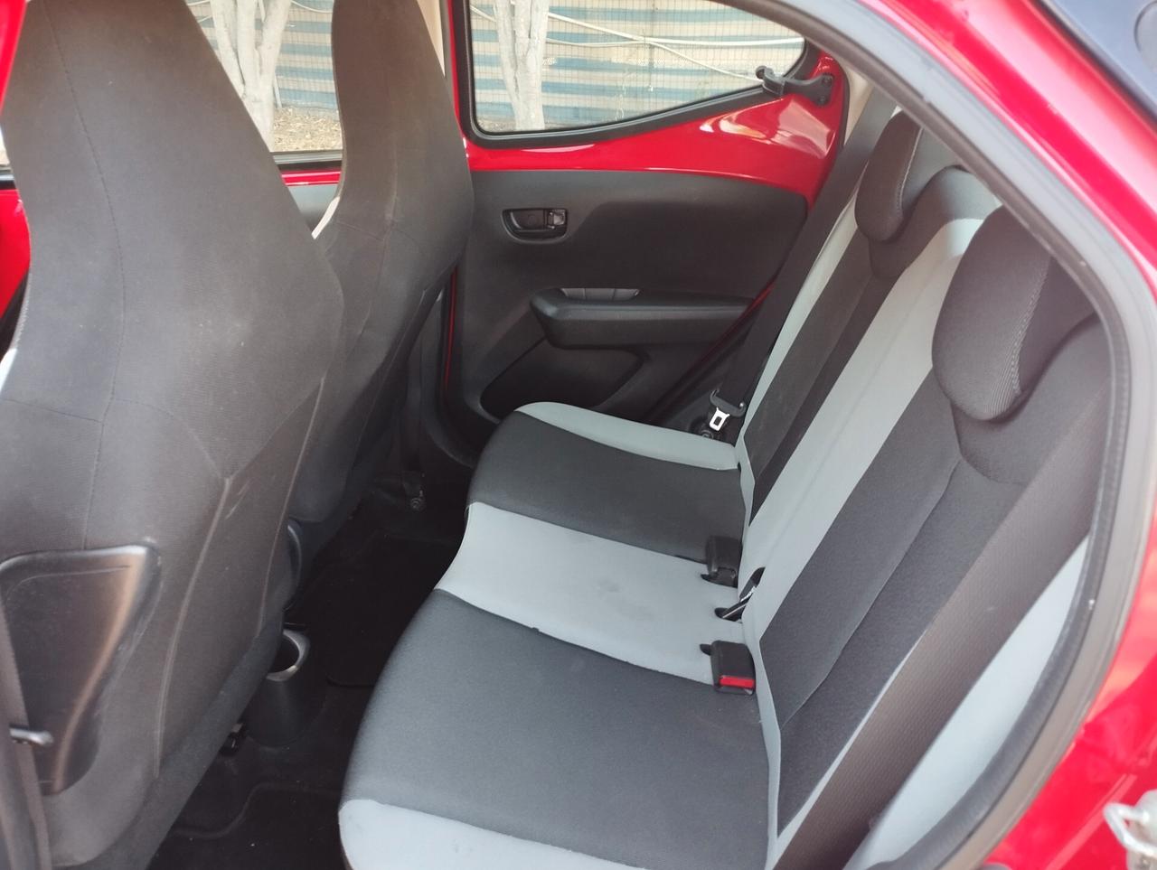 Toyota Aygo 1.0 VVT-i 69 CV 5 porte x-cool