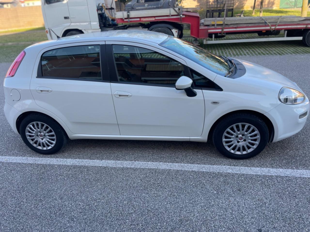 Fiat Punto 1.3 MJT II 75 CV 5 porte