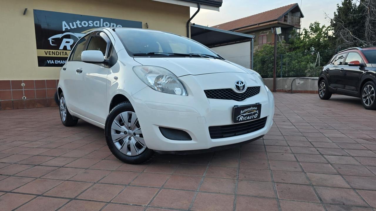 Toyota Yaris 1.0 5 porte Now