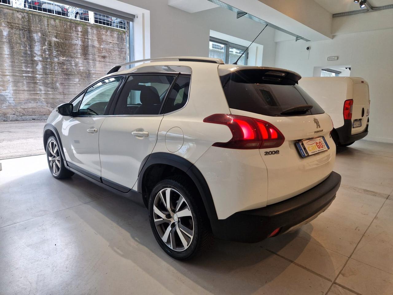 Peugeot 2008 BlueHDi 100 Allure