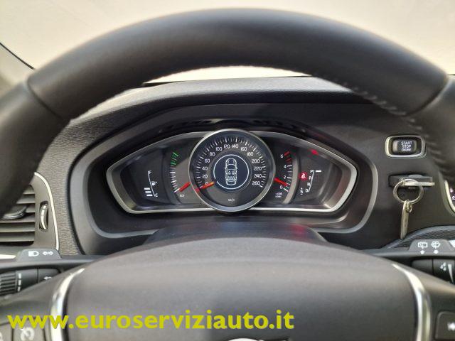 VOLVO V40 Cross Country D2 Geartronic Business