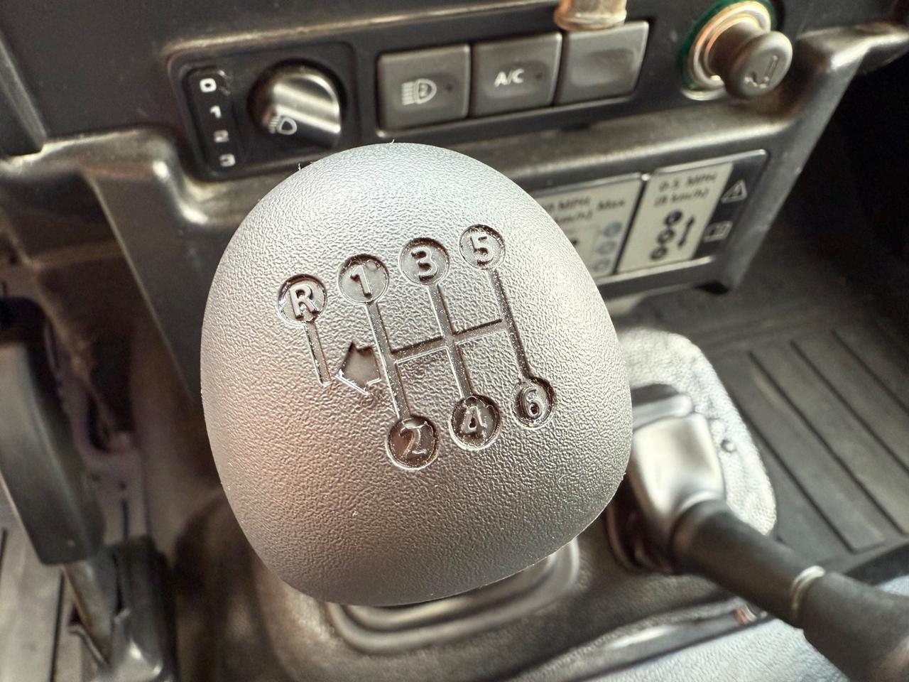 Land Rover Defender 90 2.4 TD4