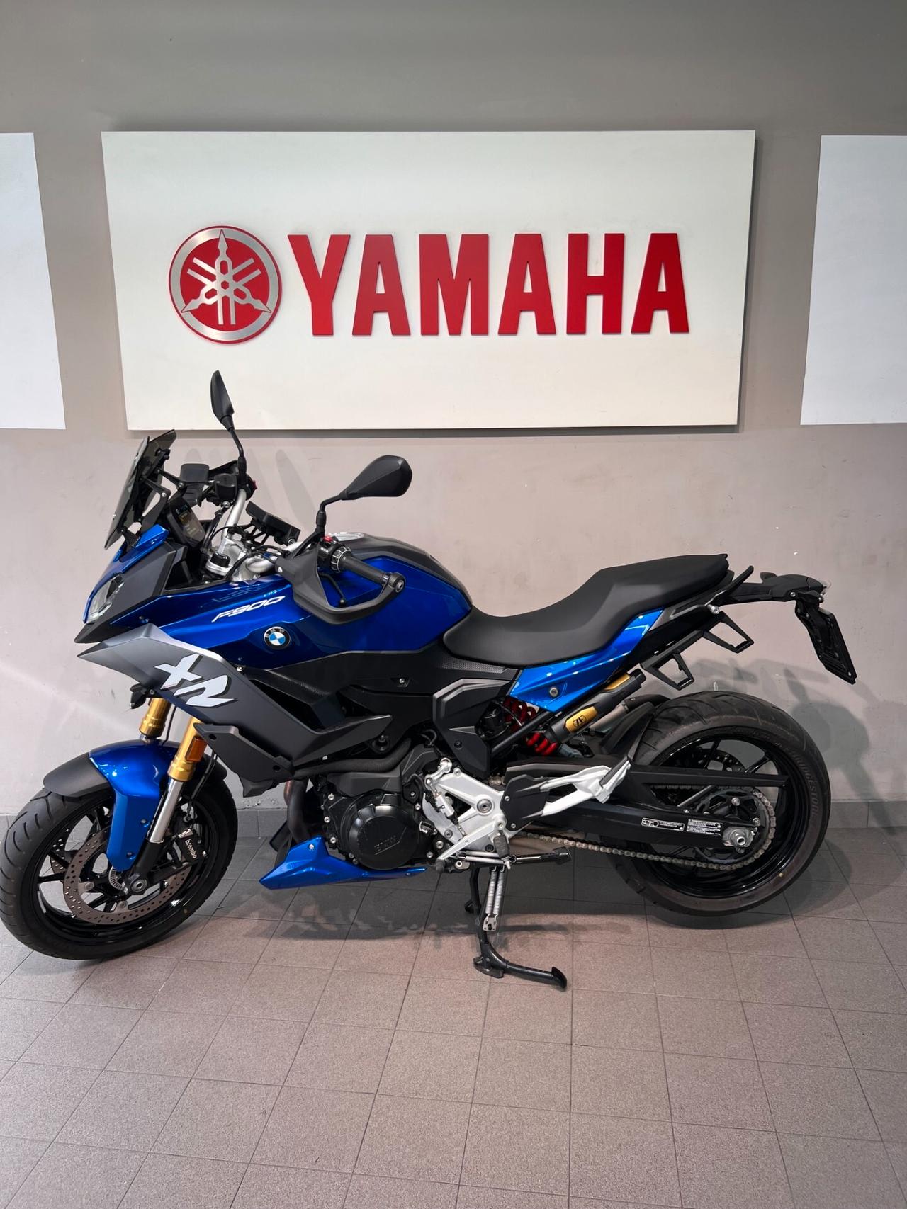 Bmw F 900 XR racing blue metallic