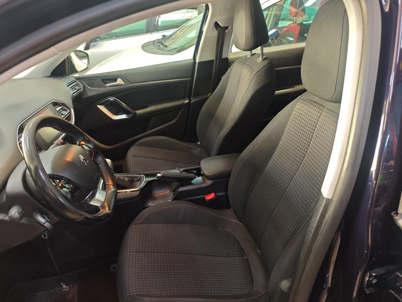 Peugeot 308 BlueHDi 130 S&S Business