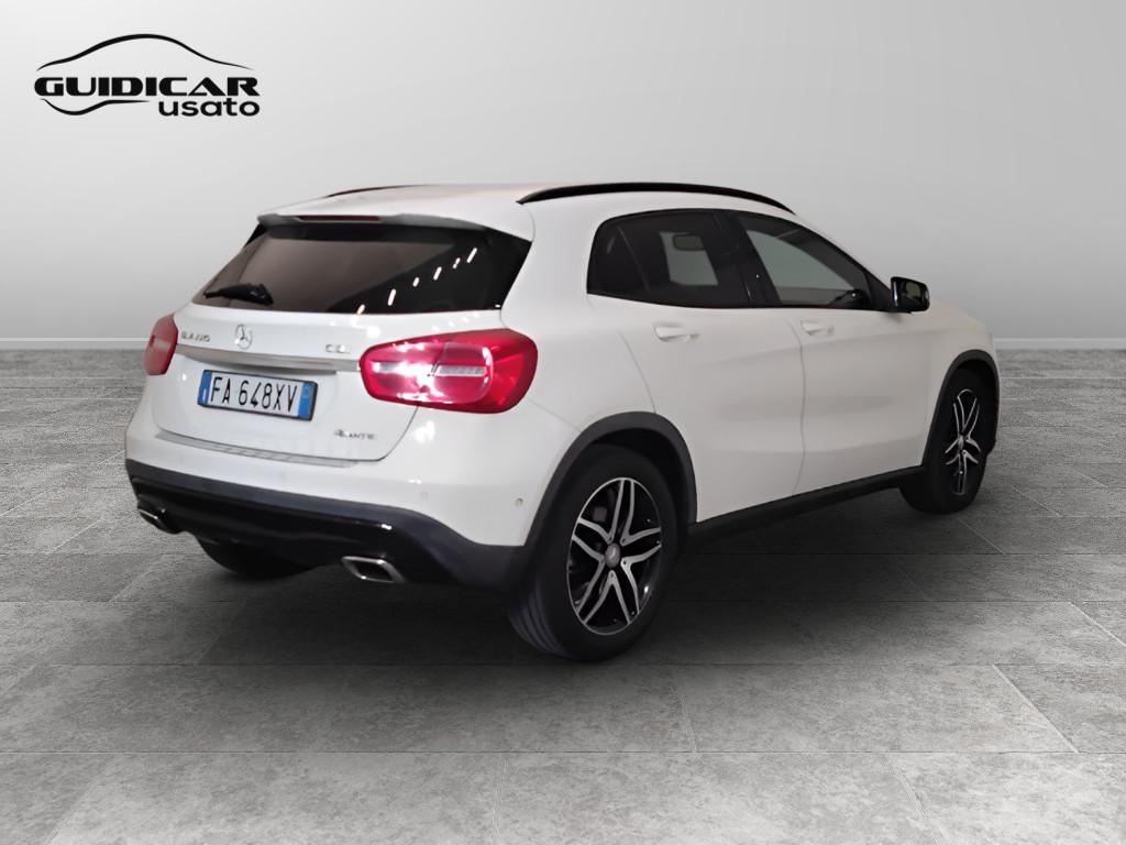 Mercedes-Benz GLA-X156 2014 - GLA 220 d (cdi) Sport 4matic 170cv auto