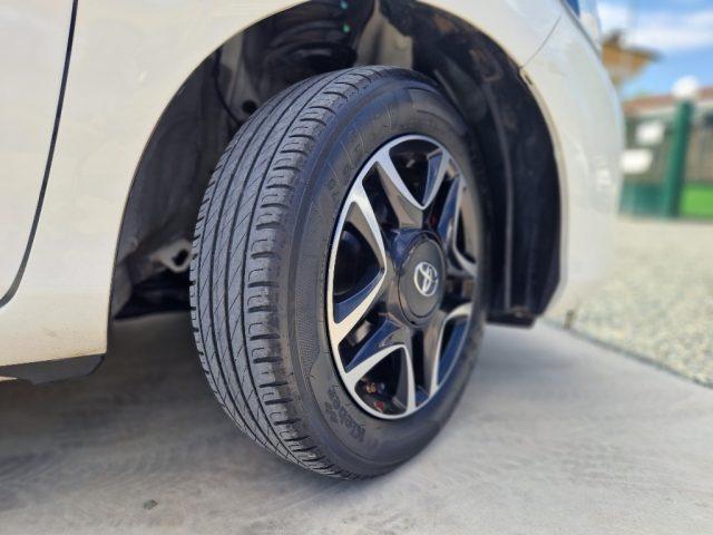 TOYOTA Yaris 1.3 100 Cv 5 porte *Euro6*