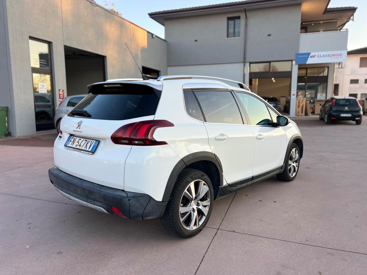 Peugeot 2008 BlueHDi 100 S&S Allure