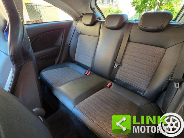 OPEL Corsa 1.6i 16V OPC 192 CV
