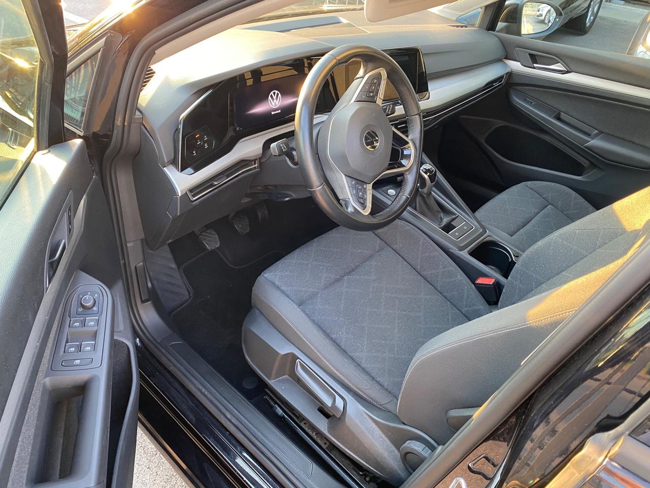 Volkswagen Golf 1.0 TSI EVO Life- OK NEOPATENTATI