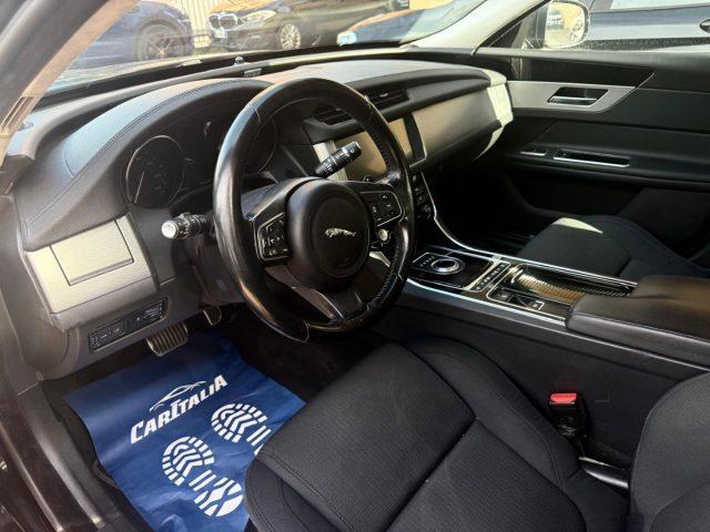 JAGUAR XF 2.0 D 180 CV aut. Pure
