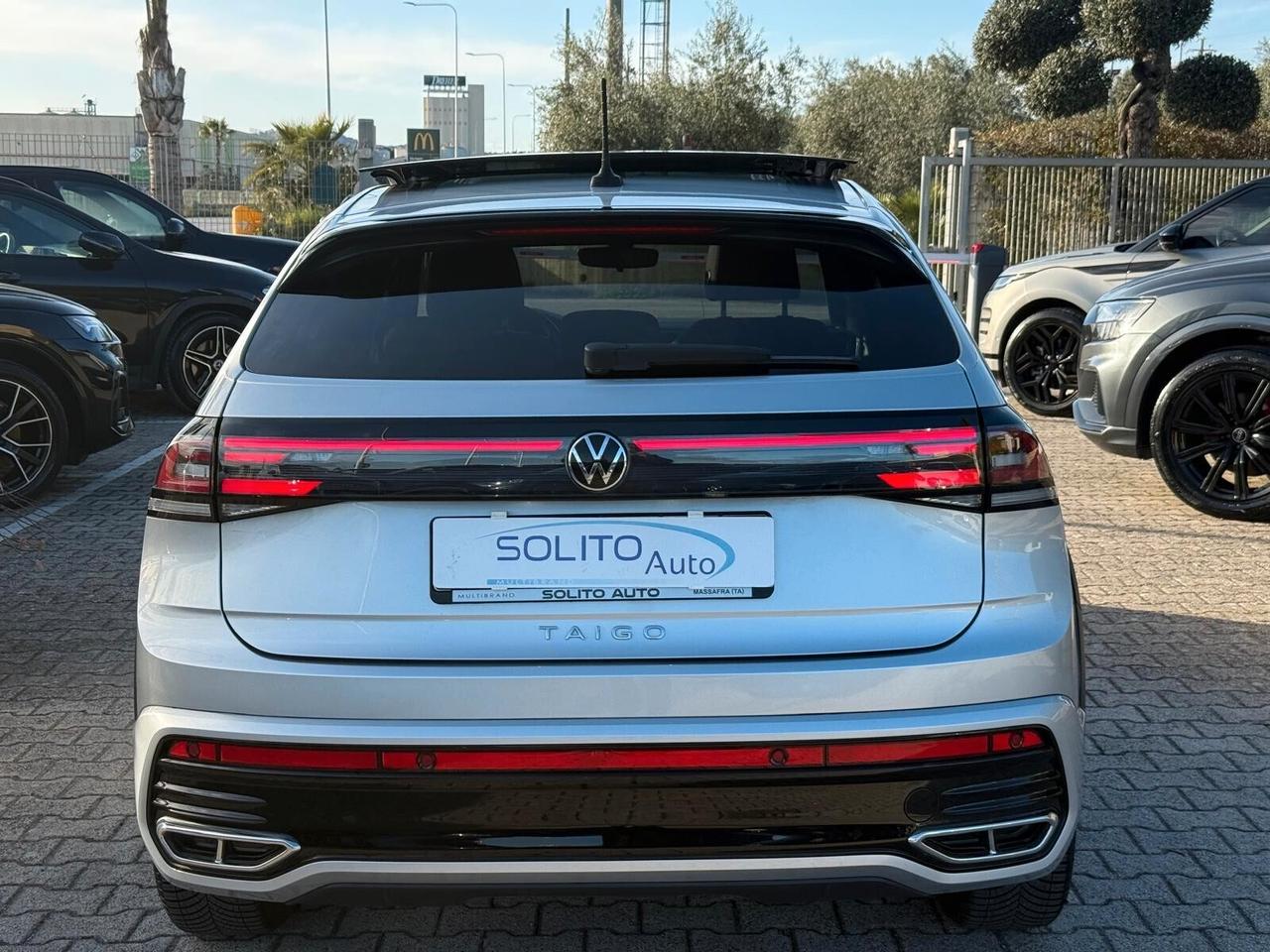 Volkswagen Taigo 1.0 TSI 110 CV R-Line x2 + Tetto