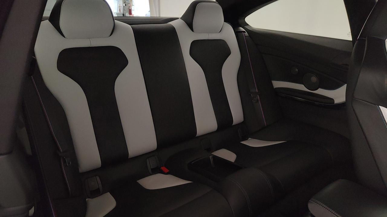 BMW M4 Coupe 3.0 450cv dkg heritage edition