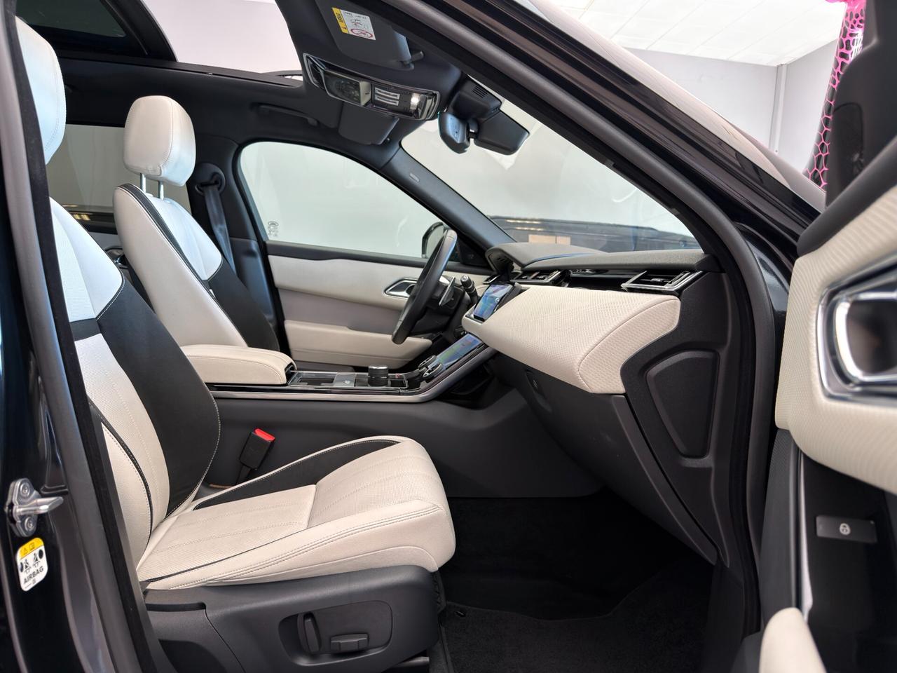 Land Rover Range Velar 2.0D I4 240 CV R-Dynamic HSE. TETTO APRIBILE